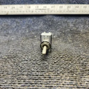 MS35059-22 | Eaton | Beechcraft 35-33 | Cutler-Hammer Toggle Switch